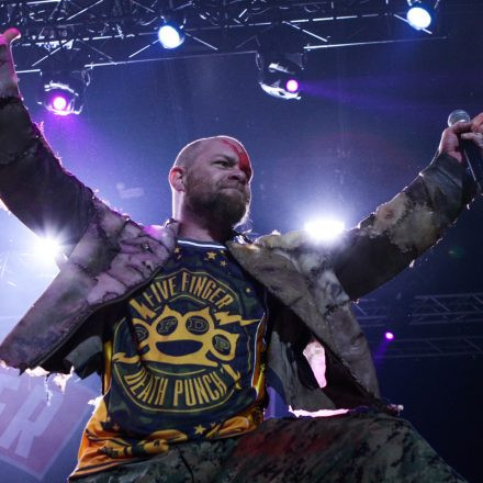 Five Finger Death Punch & Papa Roach @ Gasometer