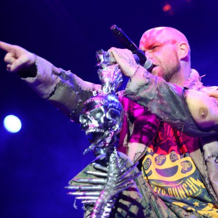 Five Finger Death Punch & Papa Roach @ Gasometer