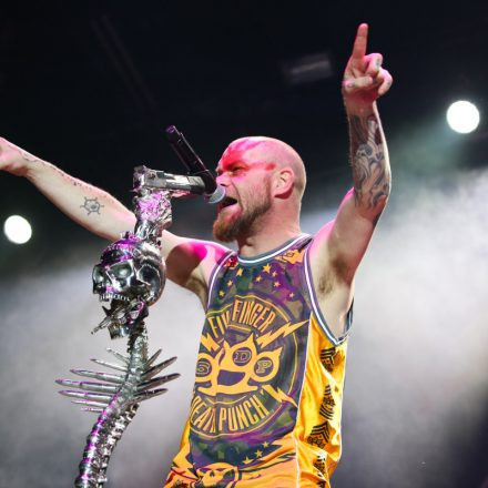 Five Finger Death Punch & Papa Roach @ Gasometer