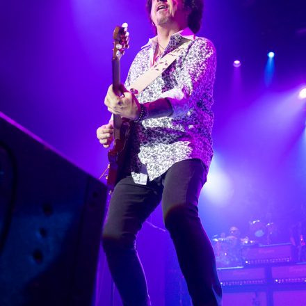 Toto @ Gasometer Wien