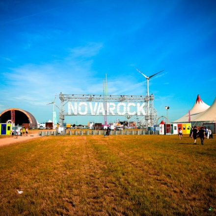 Nova Rock Day 1 [Focus: Grill & Chill]