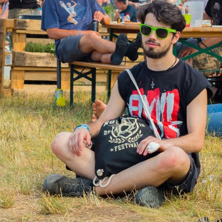 Nova Rock Day 2 [Focus: Grill & Chill]