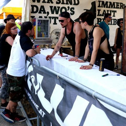 Nova Rock Day 2 [Focus: Autogrammzelt]