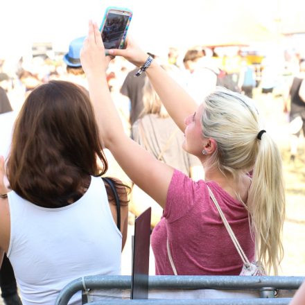 Nova Rock Day 2 [Focus: Autogrammzelt]