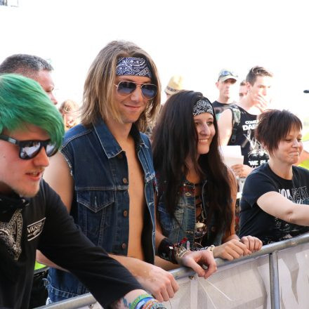 Nova Rock Day 2 [Focus: Autogrammzelt]