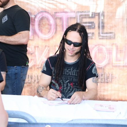 Nova Rock Day 2 [Focus: Autogrammzelt]