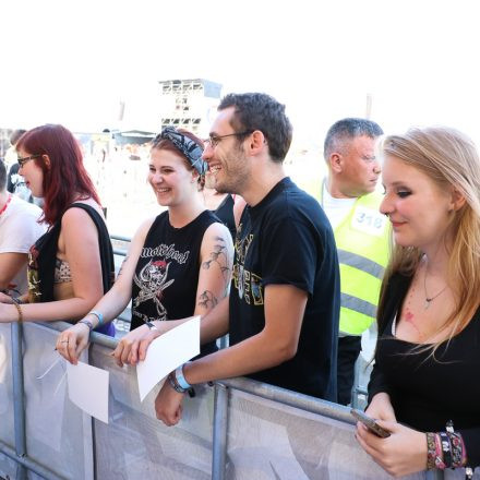 Nova Rock Day 2 [Focus: Autogrammzelt]