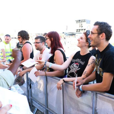 Nova Rock Day 2 [Focus: Autogrammzelt]