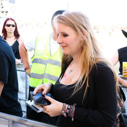 Nova Rock Day 2 [Focus: Autogrammzelt]