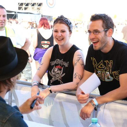 Nova Rock Day 2 [Focus: Autogrammzelt]