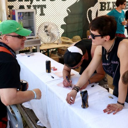 Nova Rock Day 2 [Focus: Autogrammzelt]