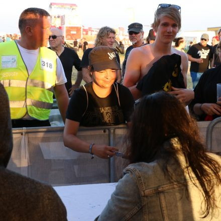 Nova Rock Day 2 [Focus: Autogrammzelt]