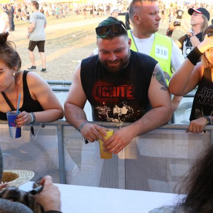 Nova Rock Day 2 [Focus: Autogrammzelt]