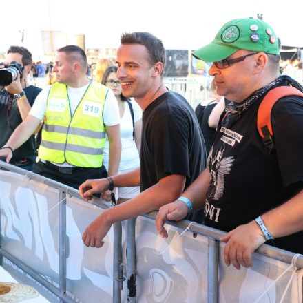 Nova Rock Day 2 [Focus: Autogrammzelt]