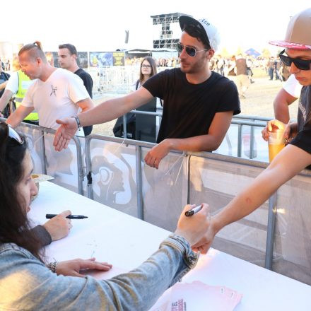 Nova Rock Day 2 [Focus: Autogrammzelt]