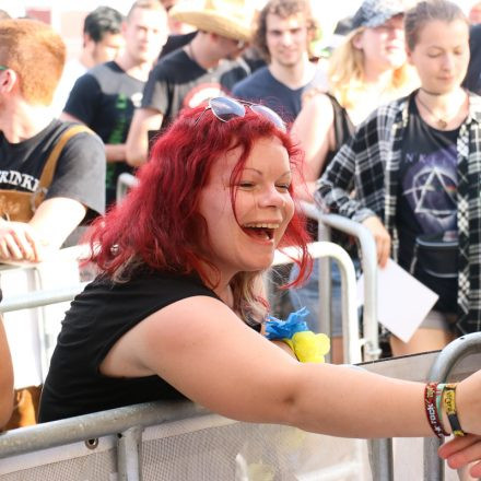 Nova Rock Day 2 [Focus: Autogrammzelt]