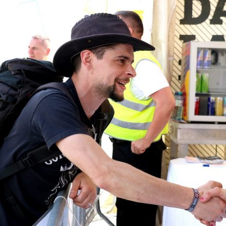 Nova Rock Day 2 [Focus: Autogrammzelt]