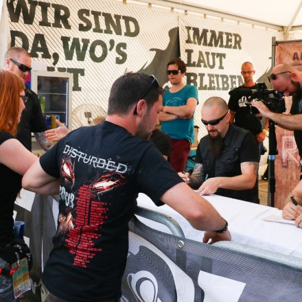 Nova Rock Day 2 [Focus: Autogrammzelt]