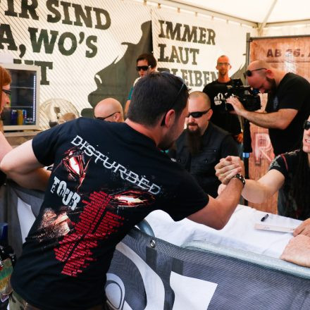 Nova Rock Day 2 [Focus: Autogrammzelt]