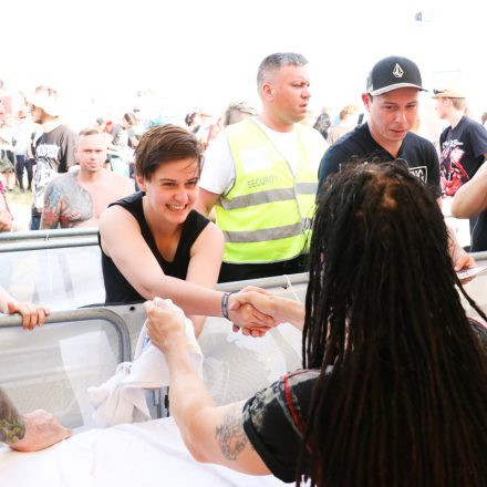 Nova Rock Day 2 [Focus: Autogrammzelt]