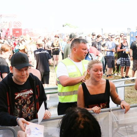 Nova Rock Day 2 [Focus: Autogrammzelt]