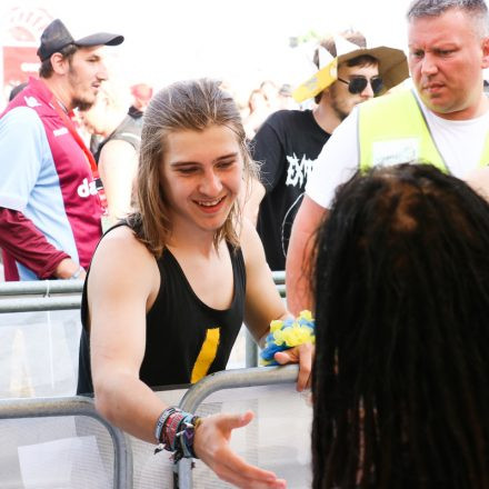 Nova Rock Day 2 [Focus: Autogrammzelt]