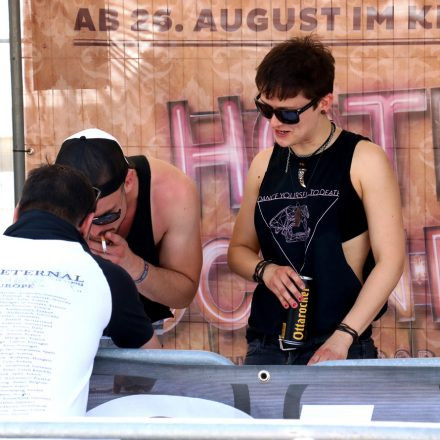 Nova Rock Day 2 [Focus: Autogrammzelt]