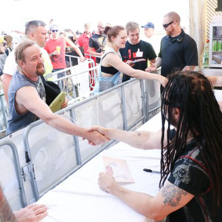 Nova Rock Day 2 [Focus: Autogrammzelt]