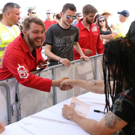 Nova Rock Day 2 [Focus: Autogrammzelt]