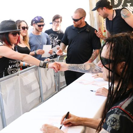 Nova Rock Day 2 [Focus: Autogrammzelt]