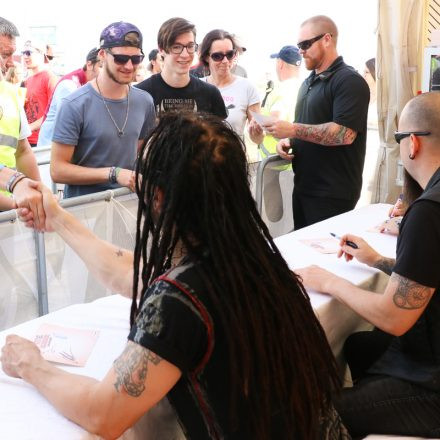 Nova Rock Day 2 [Focus: Autogrammzelt]