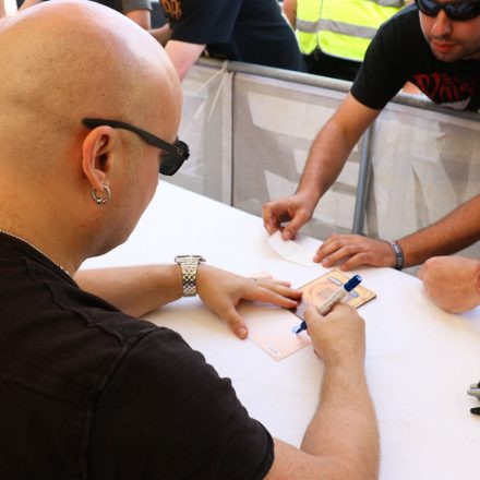 Nova Rock Day 2 [Focus: Autogrammzelt]