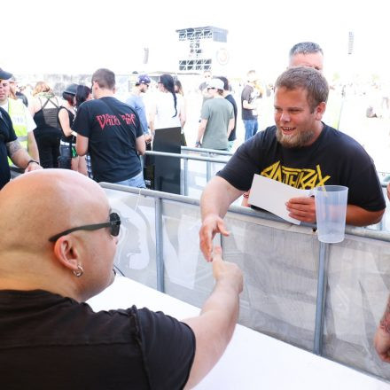 Nova Rock Day 2 [Focus: Autogrammzelt]