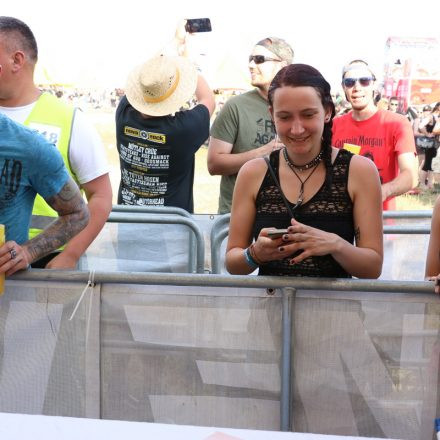 Nova Rock Day 2 [Focus: Autogrammzelt]