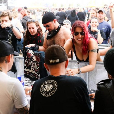 Nova Rock Day 3 [Focus: Autogrammzelt]