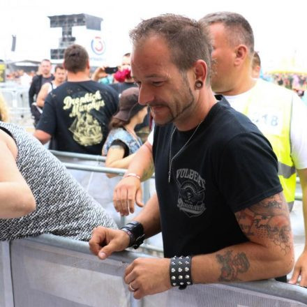 Nova Rock Day 3 [Focus: Autogrammzelt]