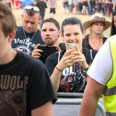 Nova Rock Day 3 [Focus: Autogrammzelt]