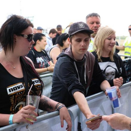 Nova Rock Day 3 [Focus: Autogrammzelt]