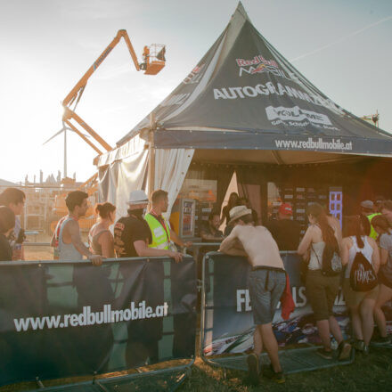 Nova Rock Autogrammzelt powered by Red Bull MOBILE @ Pannonia Fields