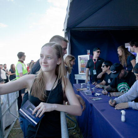 Nova Rock Autogrammzelt powered by Red Bull MOBILE @ Pannonia Fields