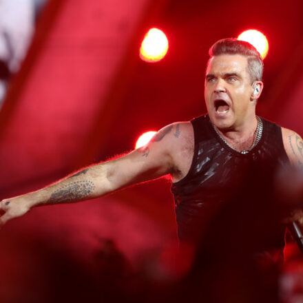 Robbie Williams - The Heavy Entertainment Show @ Happelstadion Wien