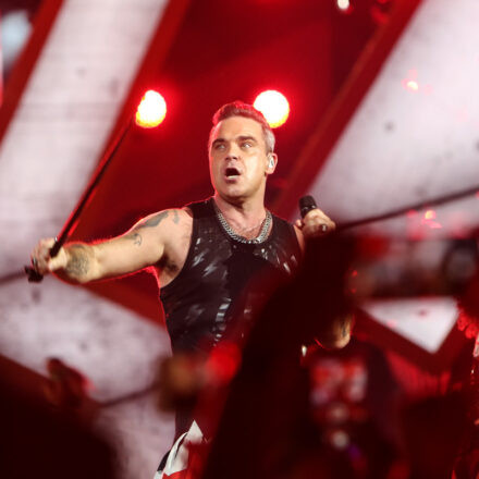 Robbie Williams - The Heavy Entertainment Show @ Happelstadion Wien