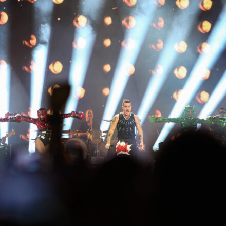 Robbie Williams - The Heavy Entertainment Show @ Happelstadion Wien