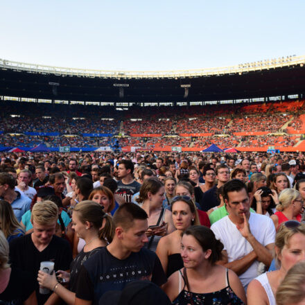 Robbie Williams - The Heavy Entertainment Show @ Happelstadion Wien