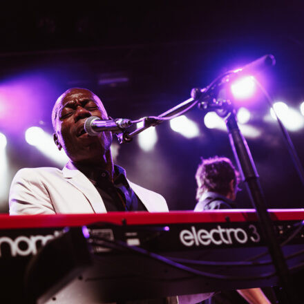 Mike + The Mechanics