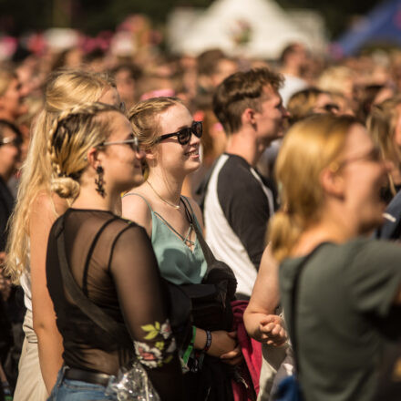 Lollapalooza Berlin 2017 [Day 2] @ Rennbahn Hoppegarten