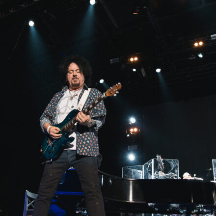 TOTO - 40 Trips Around The Sun Tour @ Gasometer Wien