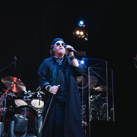 TOTO - 40 Trips Around The Sun Tour @ Gasometer Wien