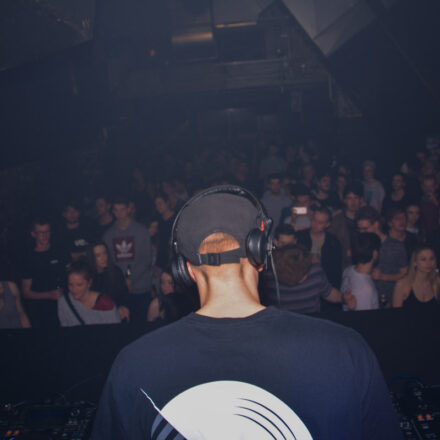 MIND THE GAP w/ Amoss & Fre4knc @ Fluc Wien