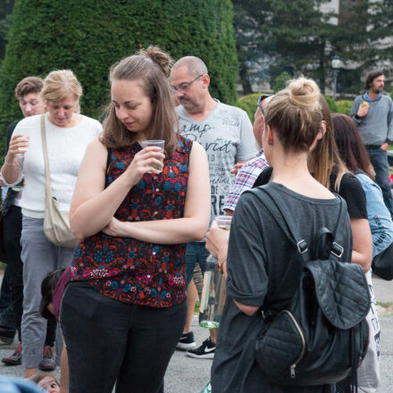 Man bringe den Spritzwein - Anstoß zum Abschluss @ Maria-Theresien-Platz Wien